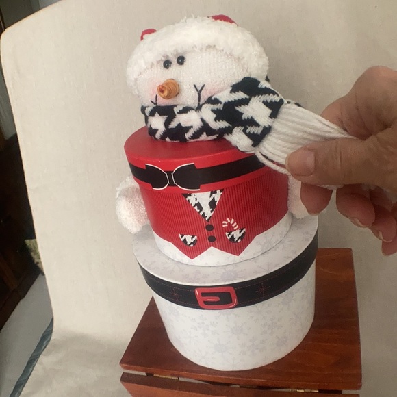 Vintage Celebrate it Christmas plush cookie box - Picture 4 of 8